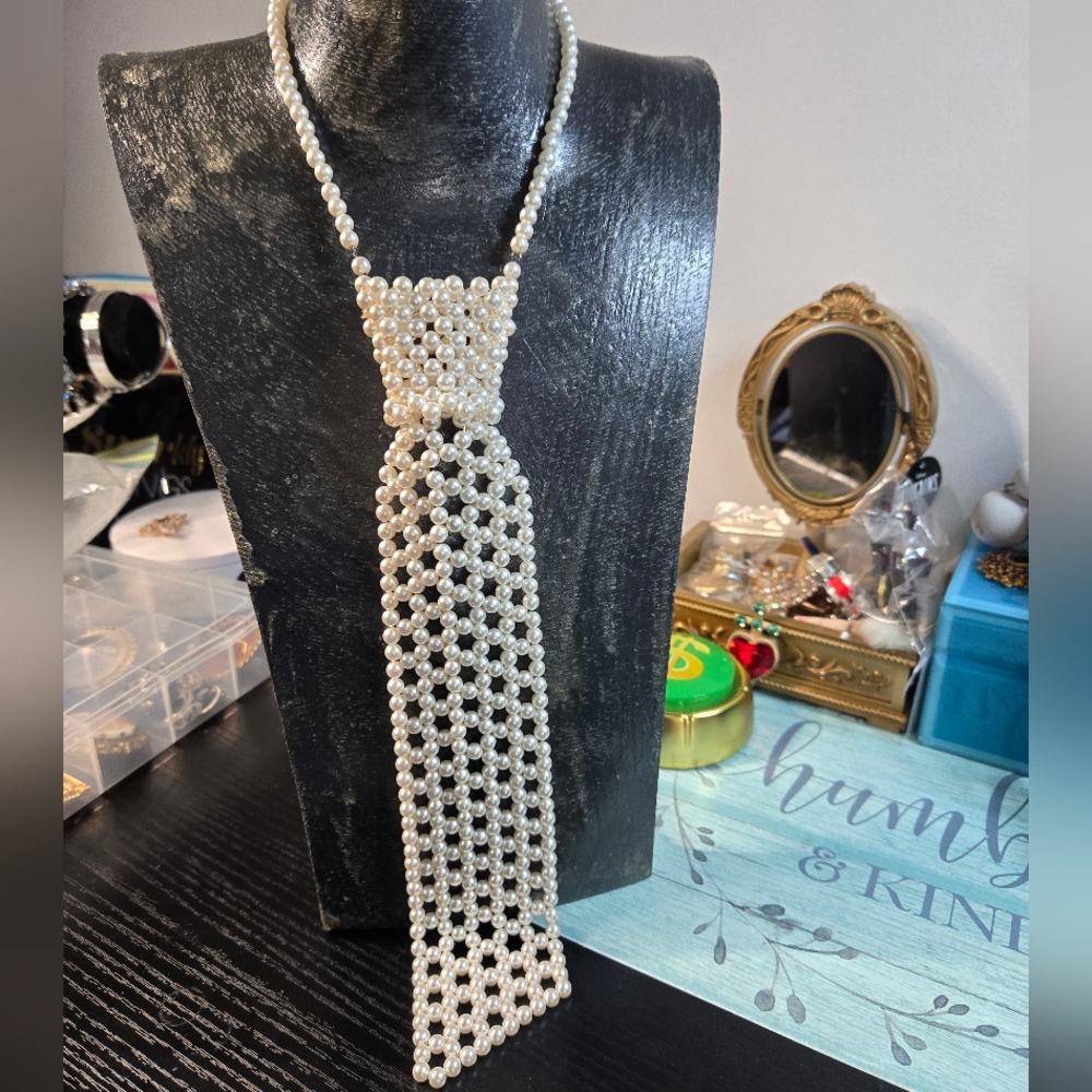 Signed Vintage faux pearl classic tie necklace no returns